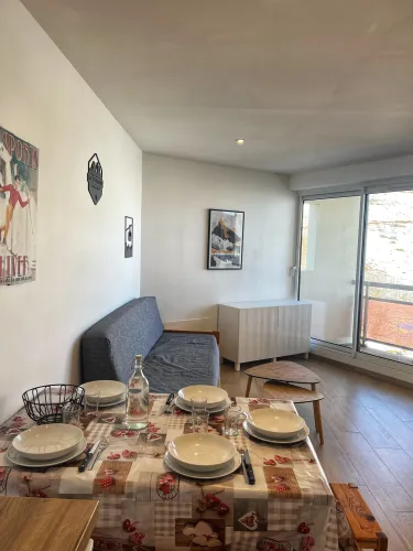 CB707 / Studio / 5 personnes