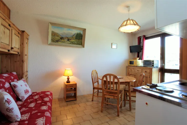 VR559 / Studio / 4 personnes