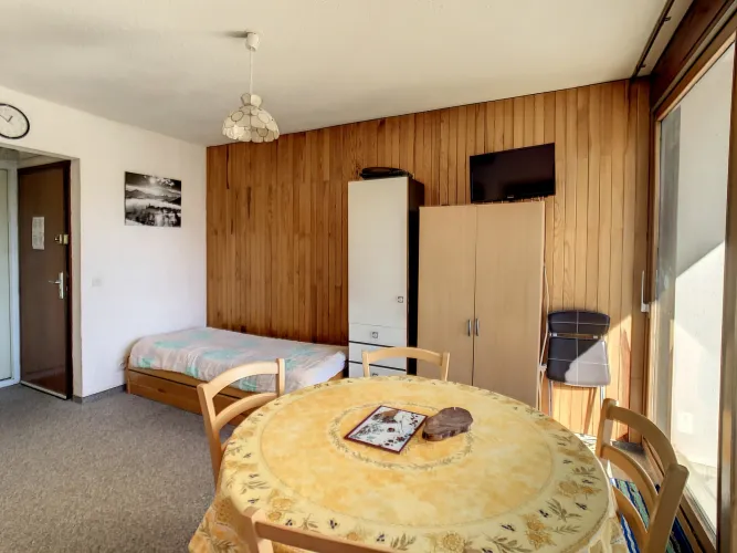 BEL185 / Studio / 5 personnes