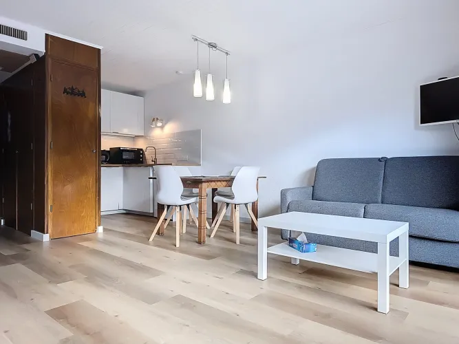 TOU_1_21 / Studio / 4 personnes